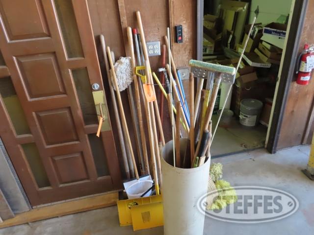 Asst. yard tools & handles
